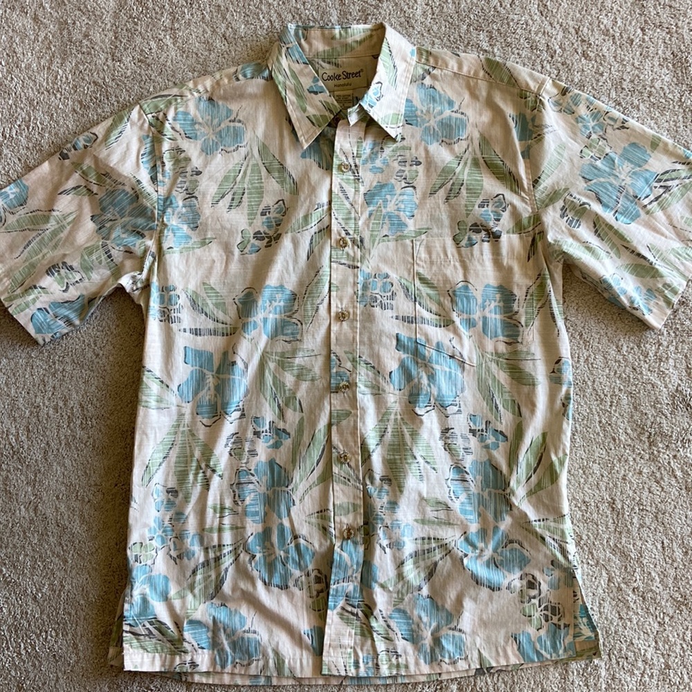 Hawaiian Aloha Button Down shirt size small. Unused